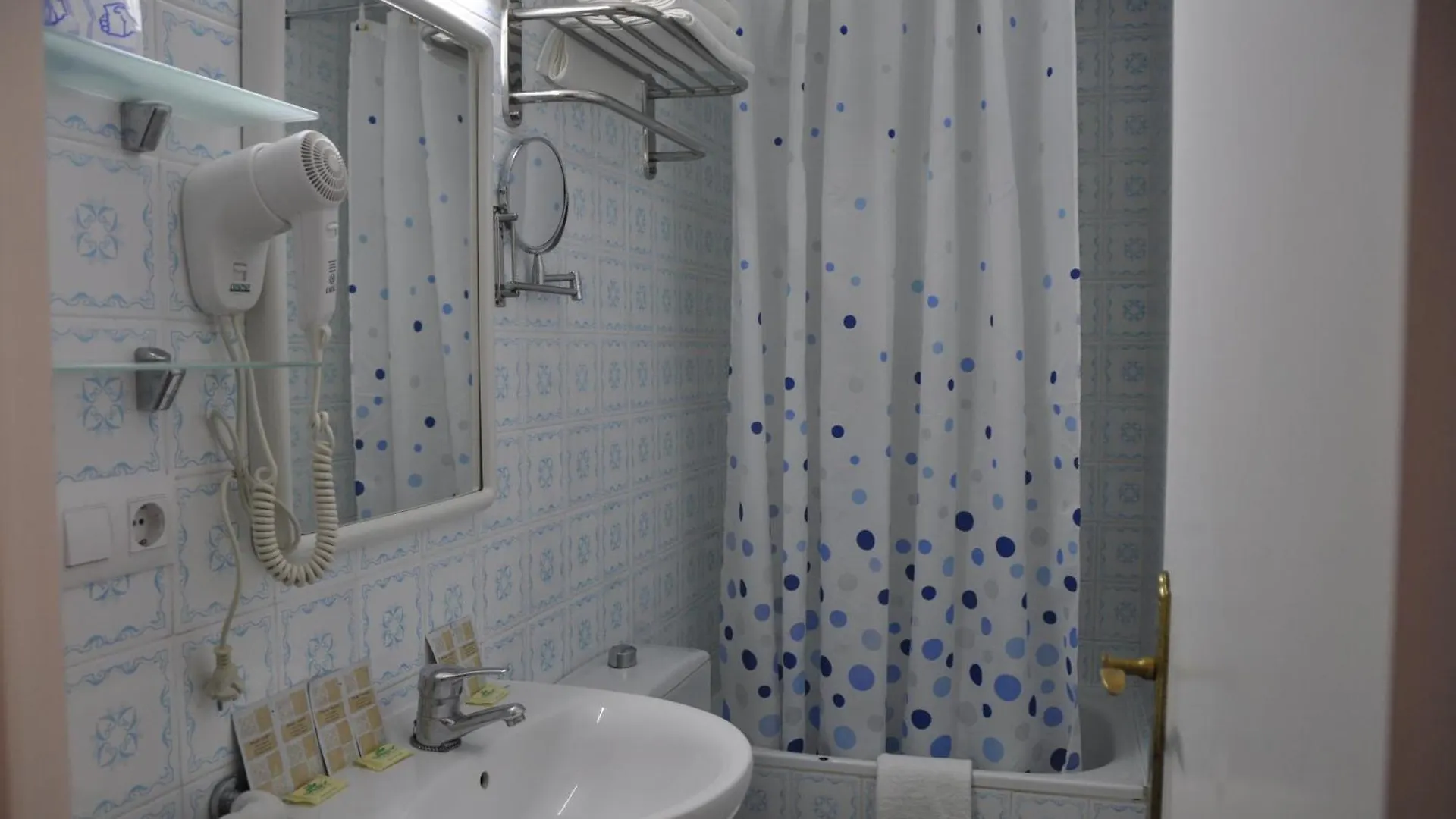 Hostal - Pension El Amigo Lloret de Mar