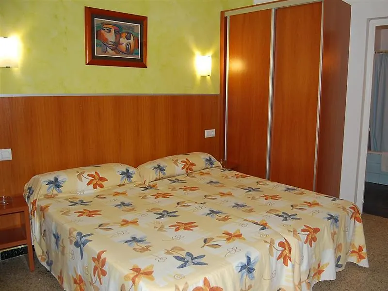Hostal - Pension El Amigo Lloret de Mar Spain