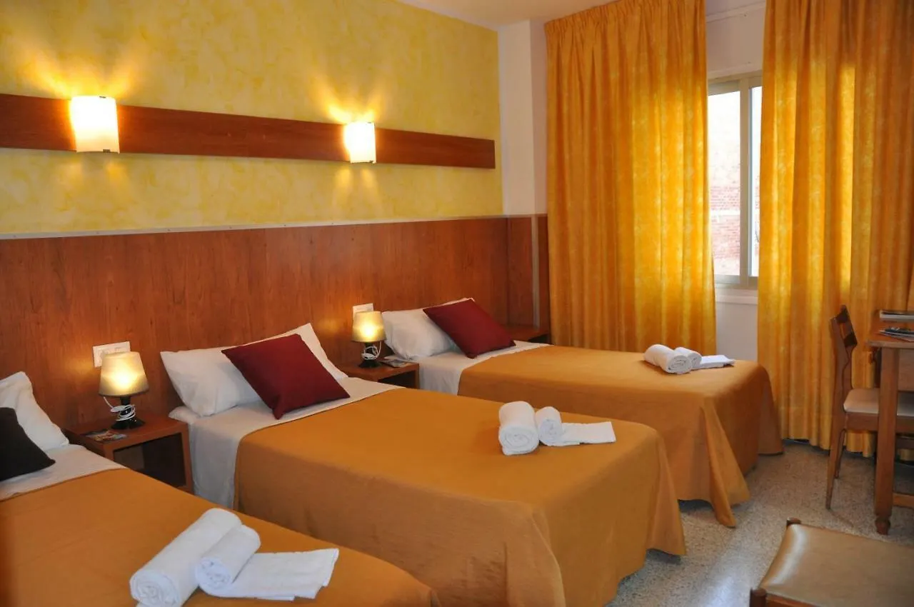 Hostal - Pension El Amigo Lloret de Mar Guest house