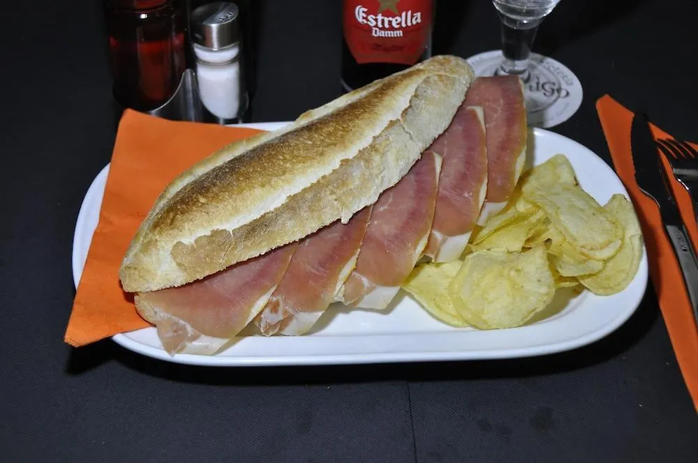 Hostal - Pension El Amigo Lloret de Mar Maison d'hôtes